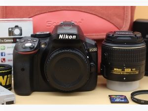 ขาย Nikon D5300 + lens 18-55mm VR II สภาพสวย ชัตเตอร์ 7,891 เมนูไทย อดีตร้าน มีWiFi จอติดฟิล์มแล้ว  อุปกรณ์และรายละเอียดของสินค้า 1.Body Nikon D5300  2.len